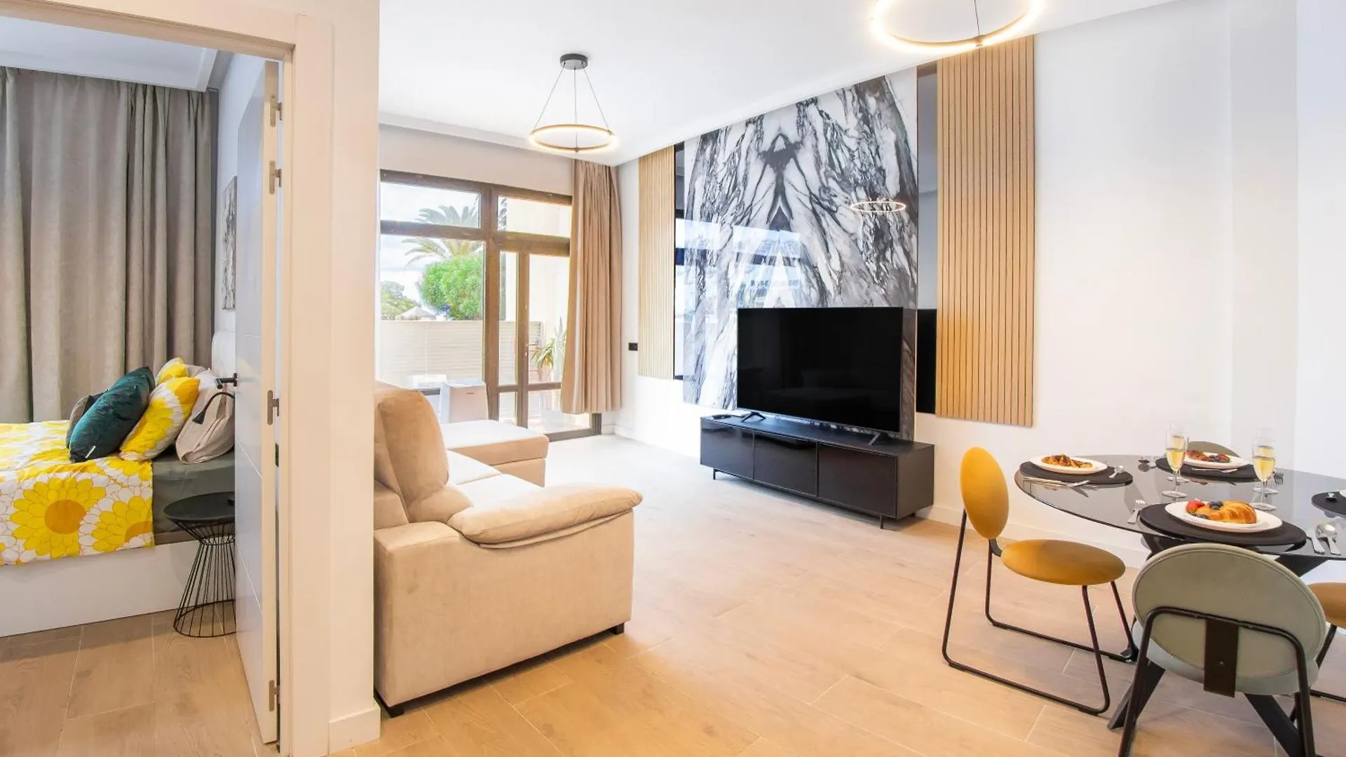 Trendy Apartment With A Heated Pool And Near Aqualand, 1A Costa Adeje  Costa Adeje (Tenerife)