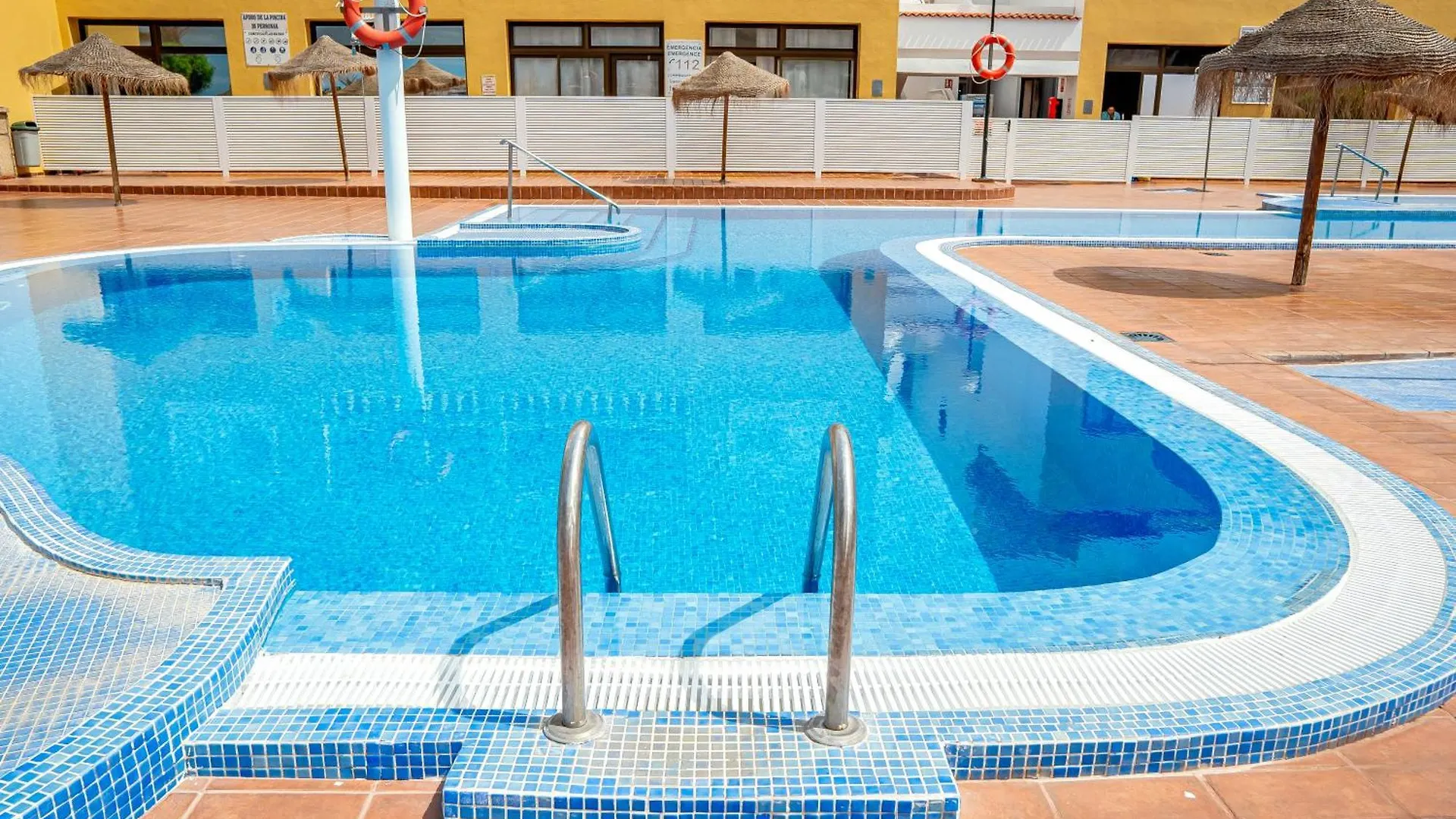 Trendy Apartment With A Heated Pool And Near Aqualand, 1A Costa Adeje  España