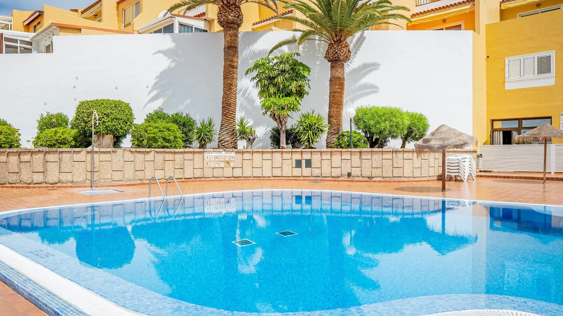 Trendy Apartment With A Heated Pool And Near Aqualand, 1A Costa Adeje