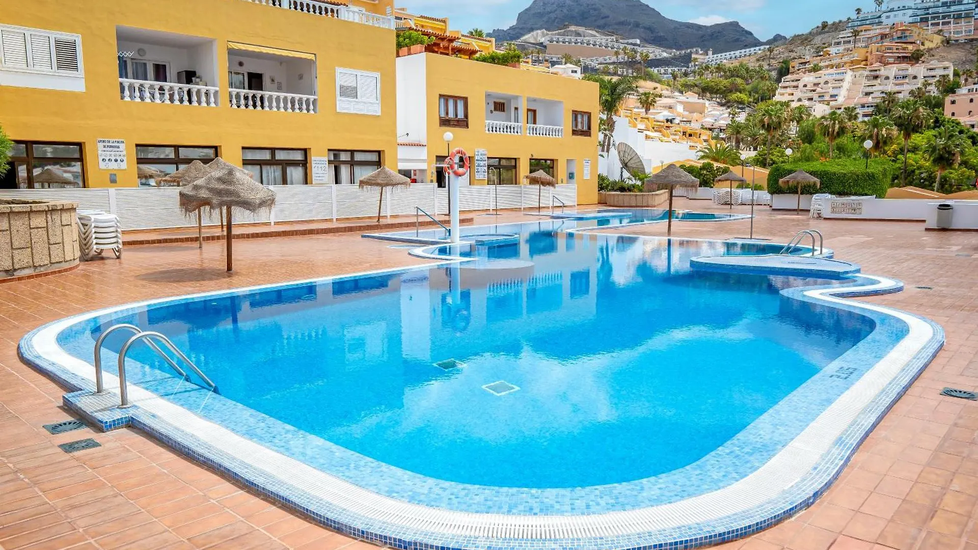 Trendy Apartment With A Heated Pool And Near Aqualand, 1A Costa Adeje